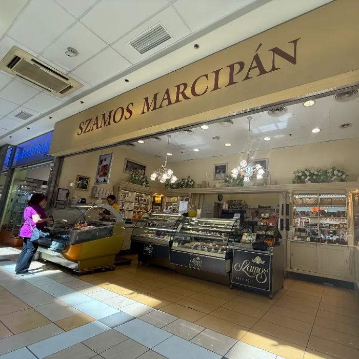 Sugár Bonbonéria, Sugár Üzletház